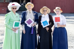 School days tour guides